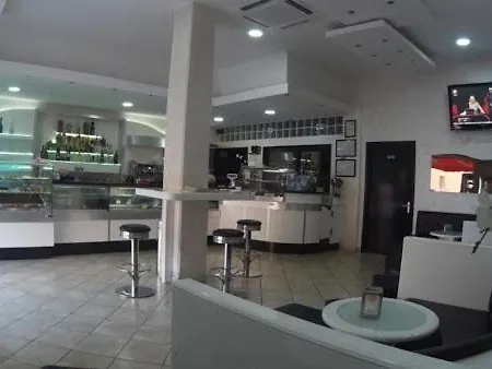 Cromia - Art Couette-café 3*